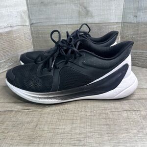 Lululemon women’s Blissful sneaker size 9